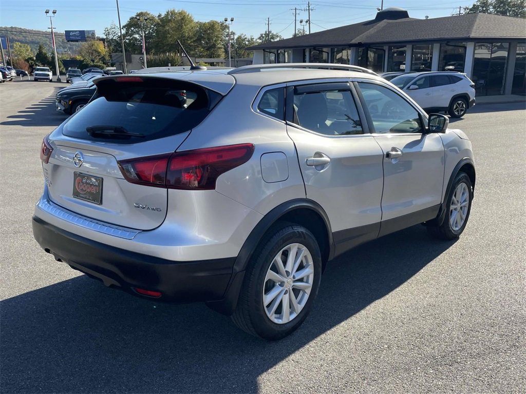 Used 2017 Nissan Rogue Sport SV w/ SV Premium Package image 4