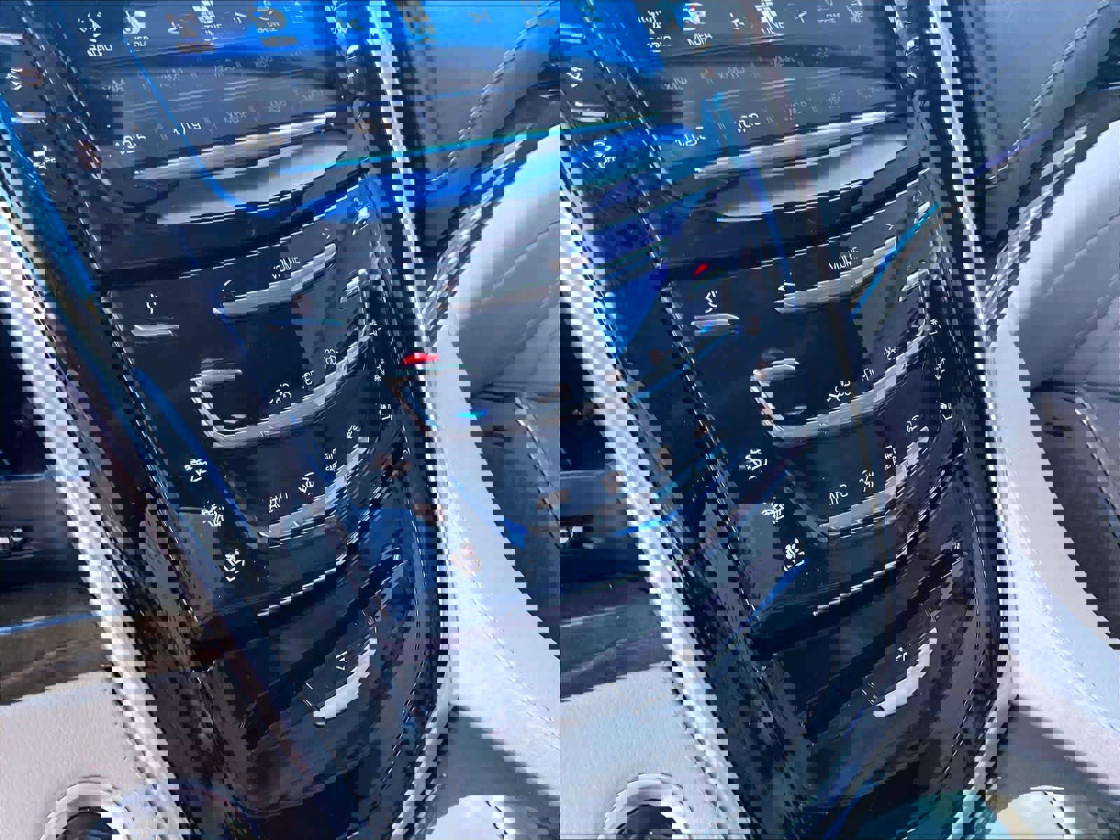 Used 2019 Cadillac Escalade Luxury AWD/4WD image 33