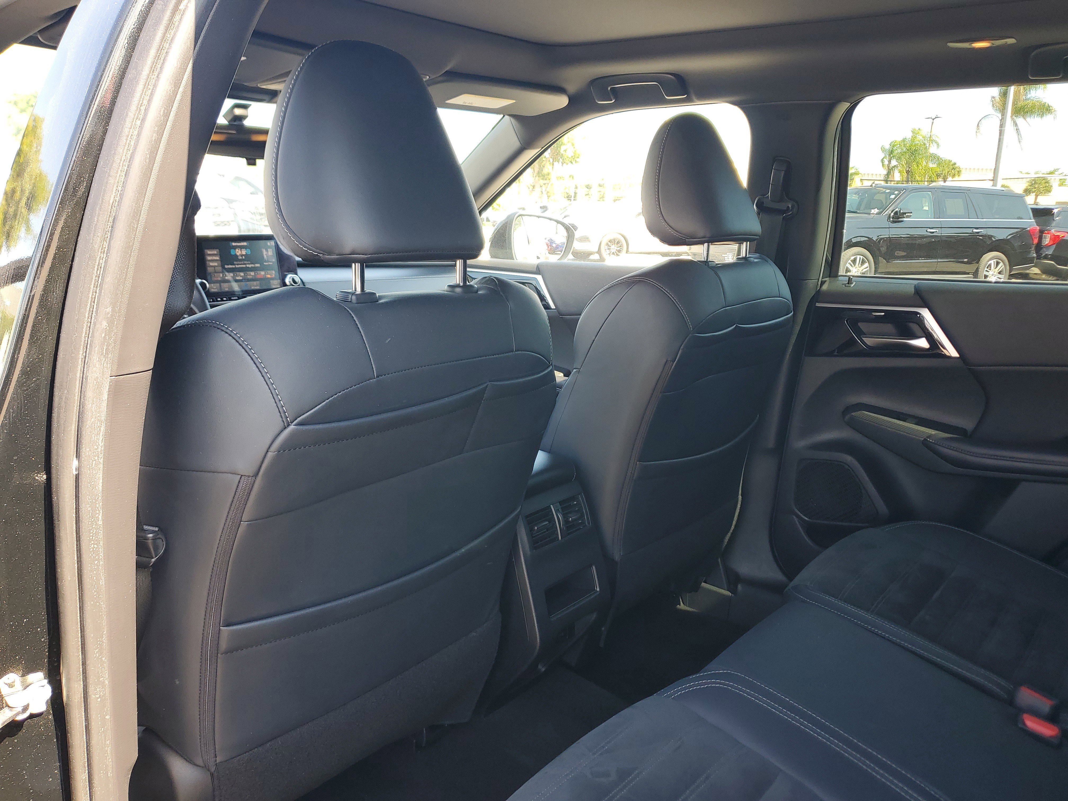 Used 2022 Mitsubishi Outlander SEL Black Edition image 15