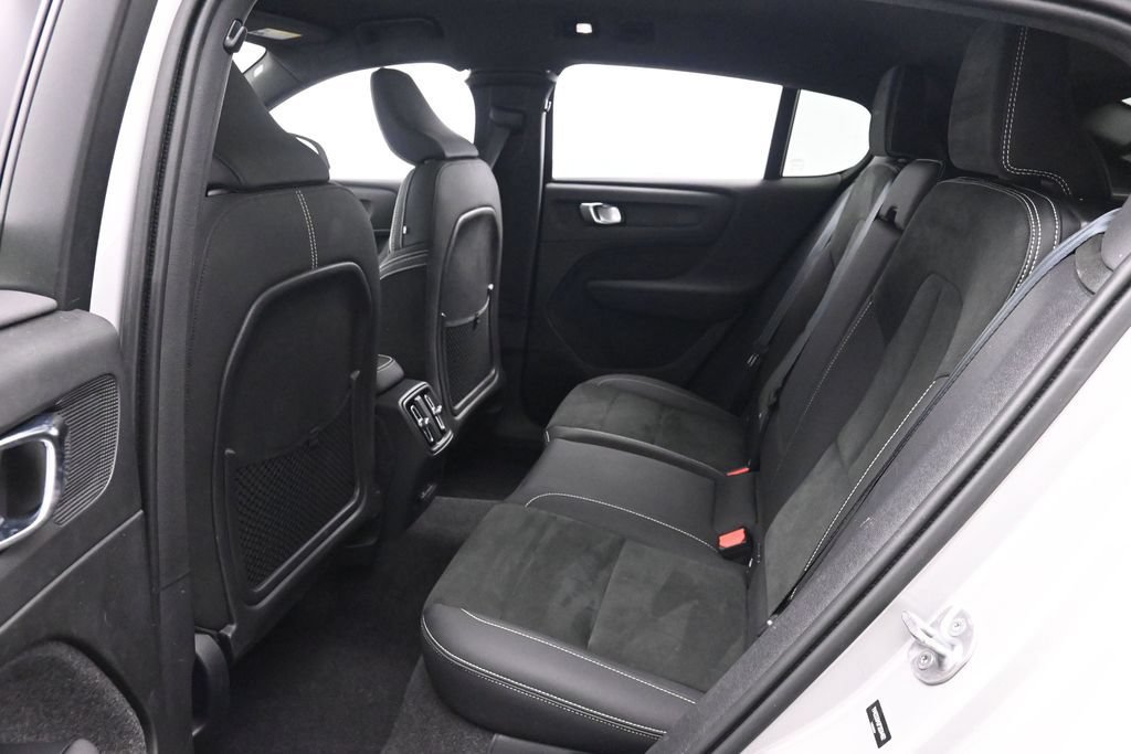 Used 2023 Volvo C40 P8 Recharge Ultimate AWD/4WD image 18