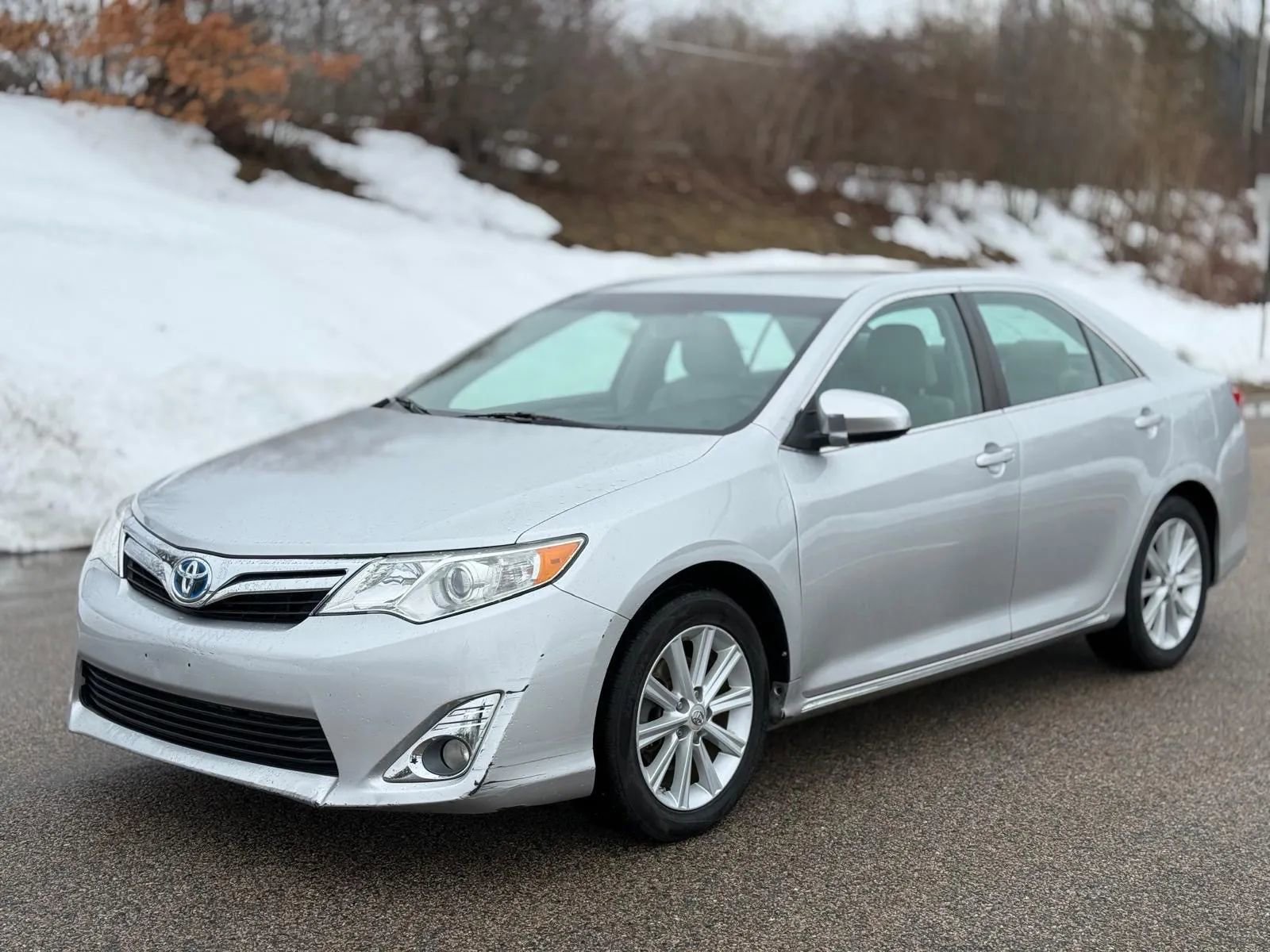 Used 2012 Toyota Camry XLE w/ Leather Pkg image 3