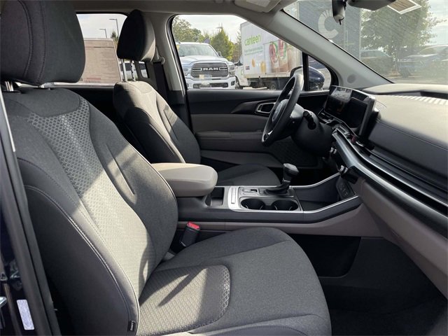 New 2026 Kia Carnival LX image 14