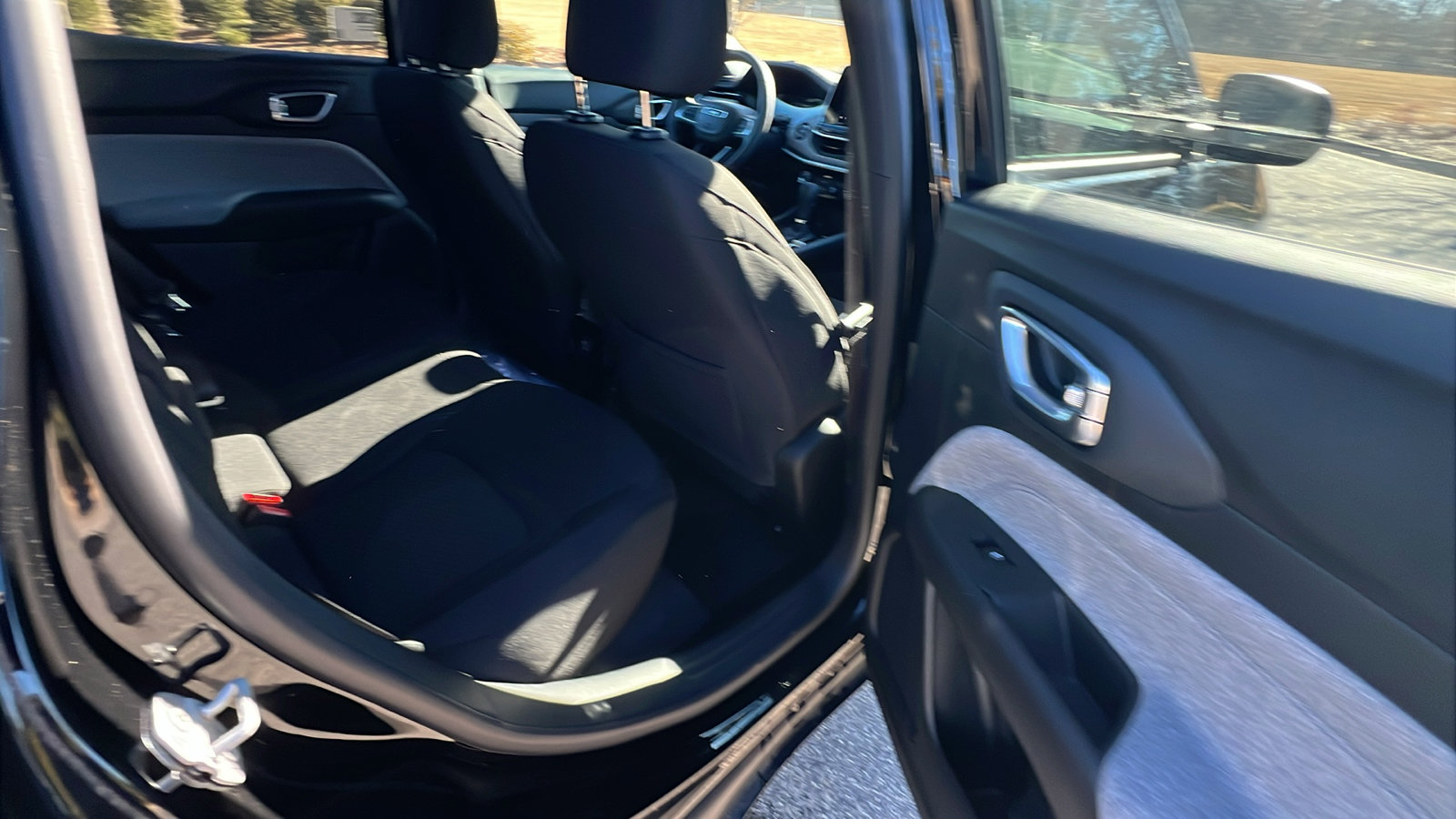 Certified 2025 Jeep Compass Sport image 21