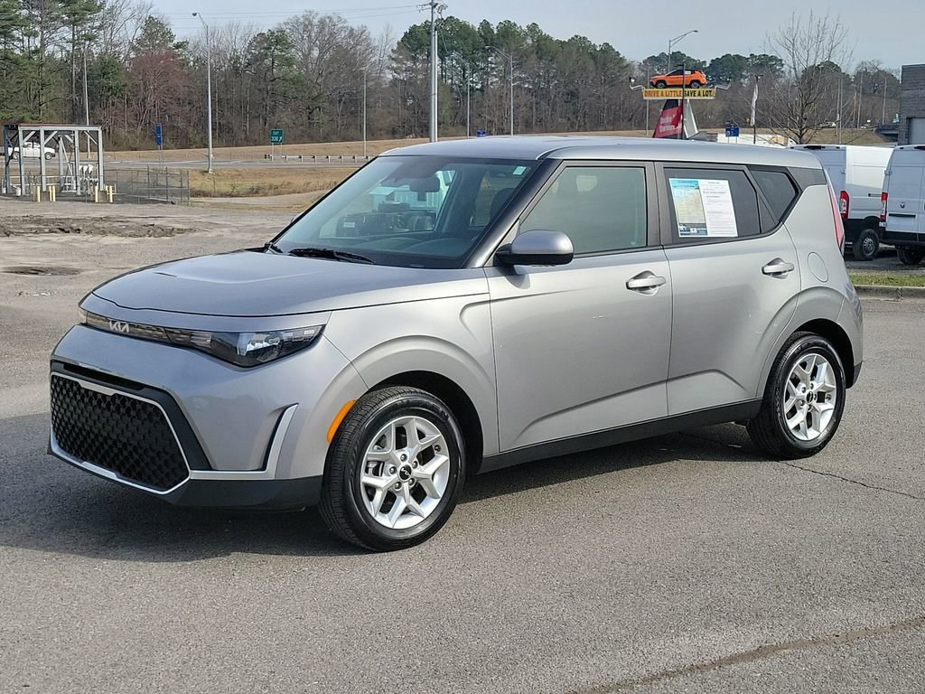 Used 2024 Kia Soul LX w/ Option Group 015 FWD image 7