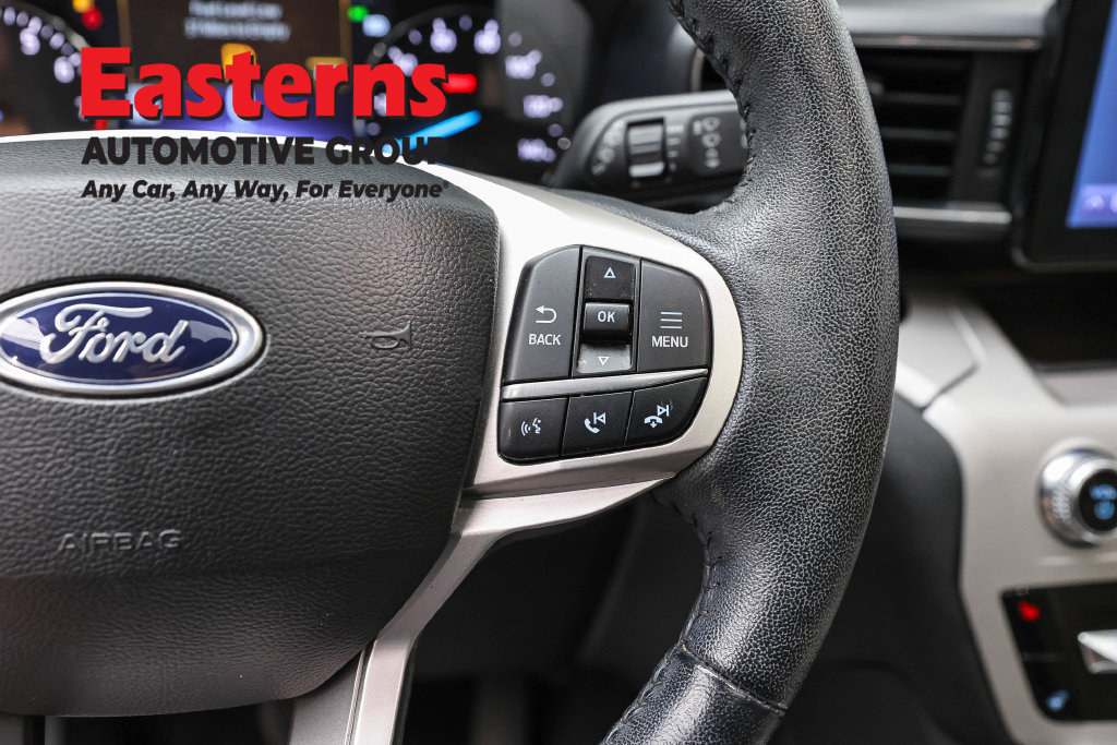 Used 2023 Ford Explorer XLT w/ Equipment Group 202A AWD/4WD image 17