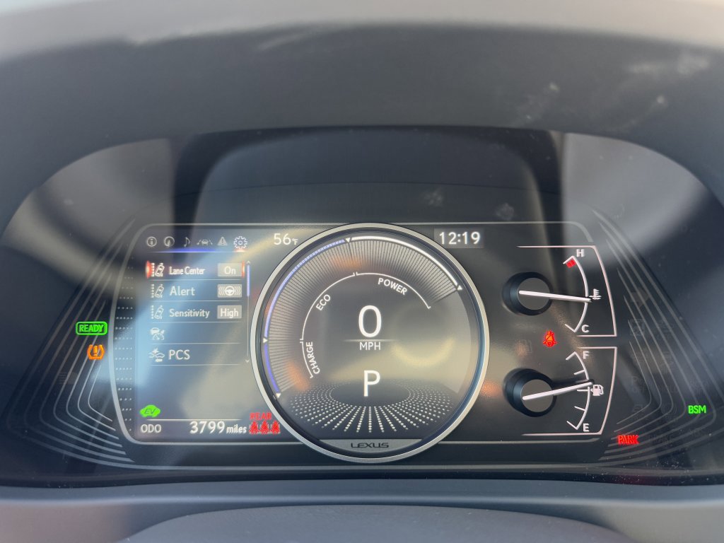 Used 2024 Lexus UX 250h F Sport image 21