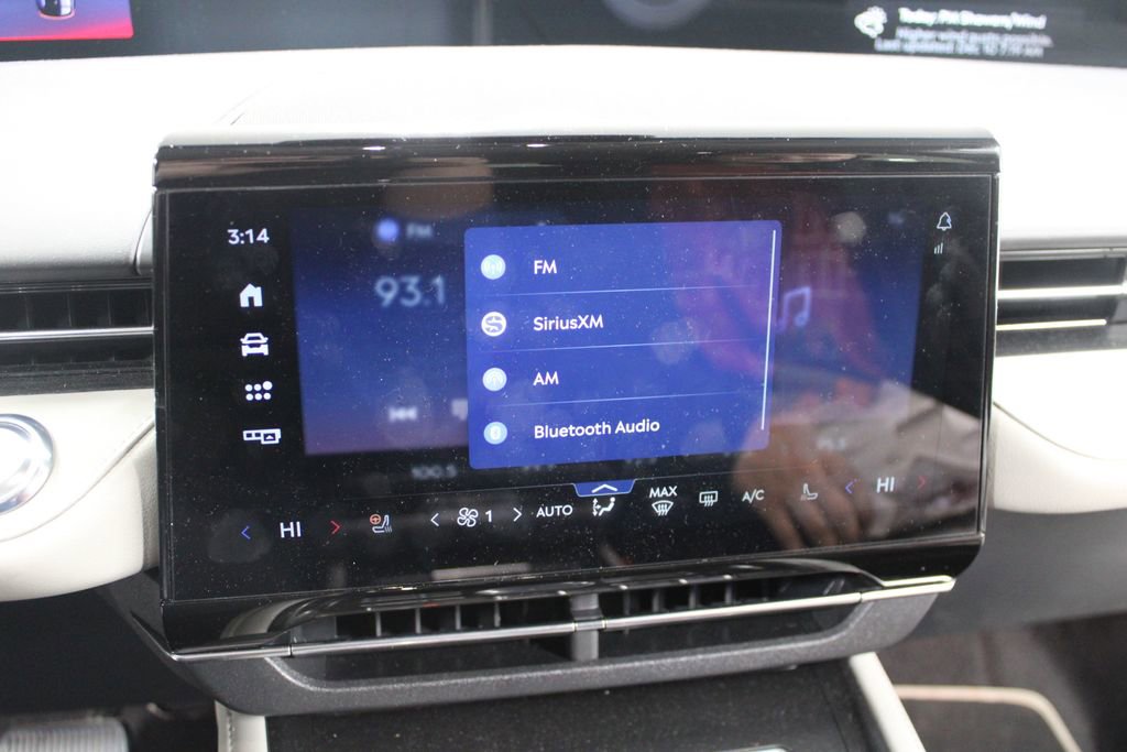 Used 2024 Lincoln Nautilus Reserve image 33