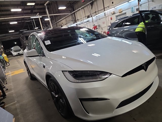 Used 2022 Tesla Model X image 1