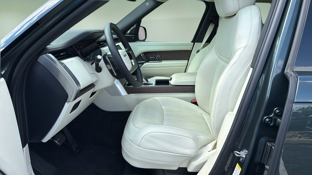 Used 2025 Land Rover Range Rover SE AWD/4WD image 19