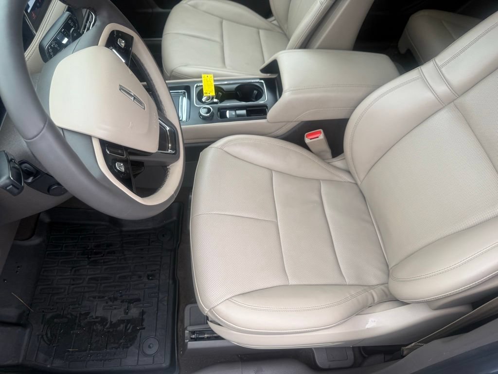 Used 2023 Lincoln Corsair AWD w/ Equipment Group 101A image 13