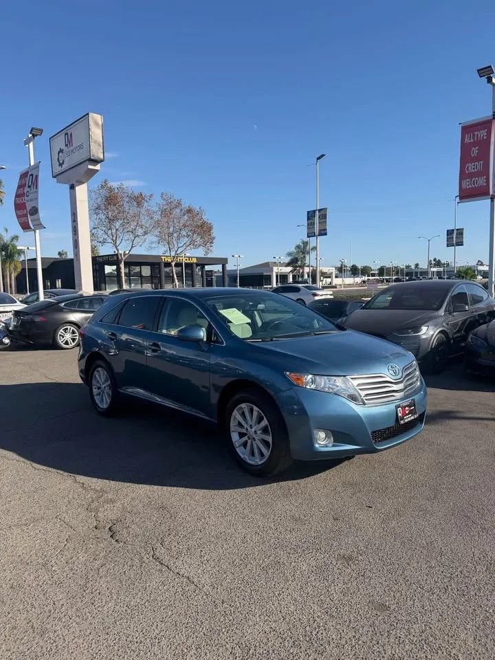 Used 2011 Toyota Venza FWD image 2