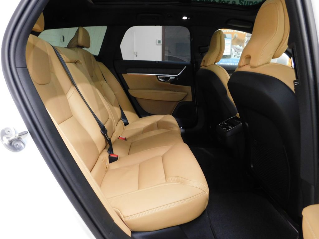 Used 2026 Volvo V90 B6 Cross Country Ultra image 94