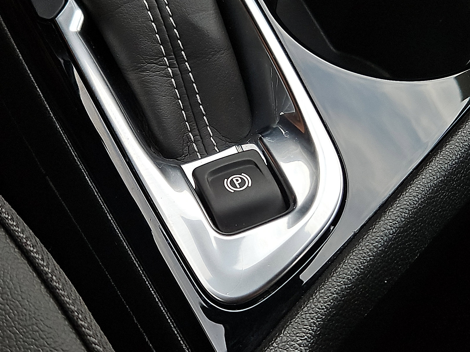 Certified 2023 Buick Encore GX Preferred w/ Cold Weather Comfort Package FWD image 25