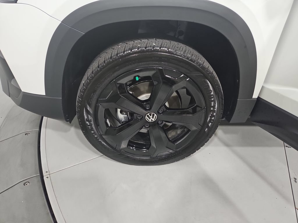 Certified 2026 Volkswagen Taos SE AWD/4WD image 25