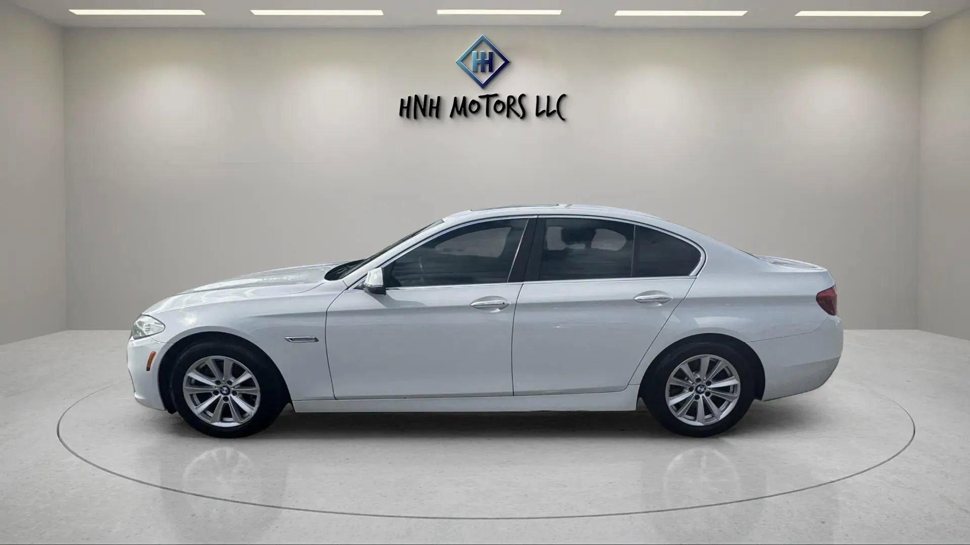 Used 2015 BMW 528i Sedan image 2
