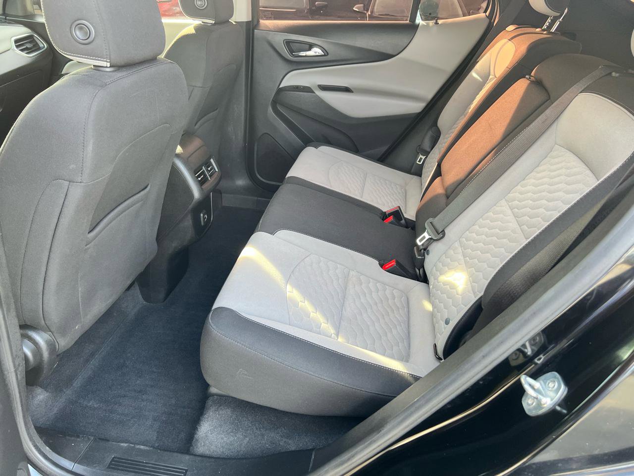 Used 2020 Chevrolet Equinox LS image 25