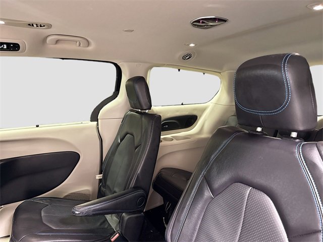 Used 2021 Chrysler Pacifica Touring-L w/ Uconnect Theater Family Group image 26