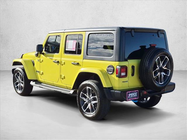 Used 2024 Jeep Wrangler Unlimited w/ Convenience Group AWD/4WD image 8
