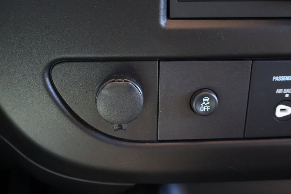 Used 2022 Chevrolet Express 3500 w/ Driver Convenience Package image 29