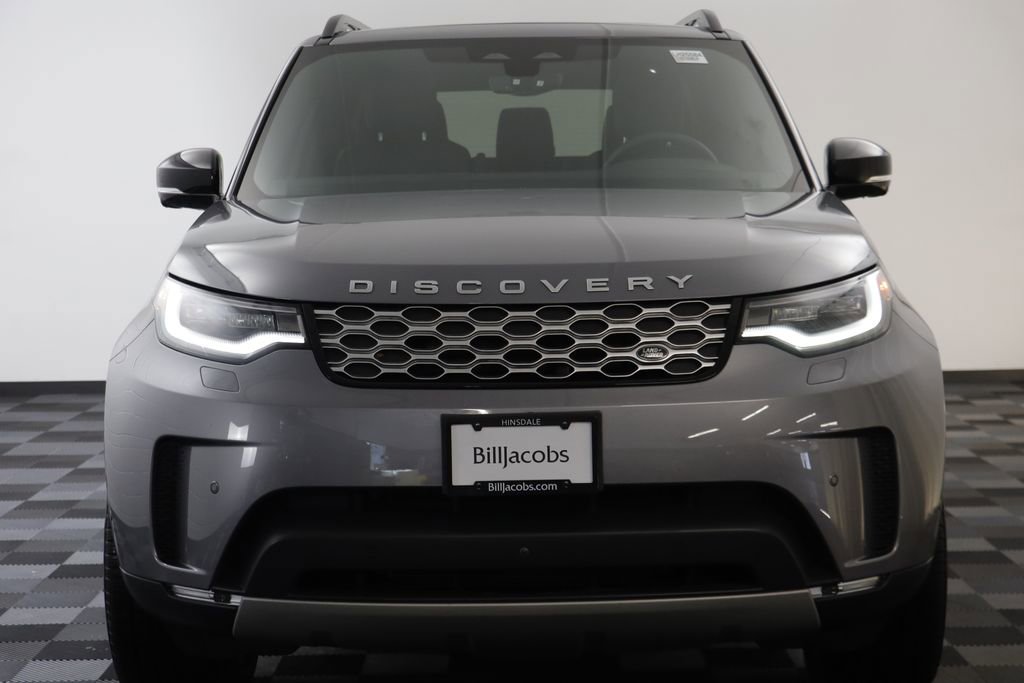 Used 2025 Land Rover Discovery S image 23