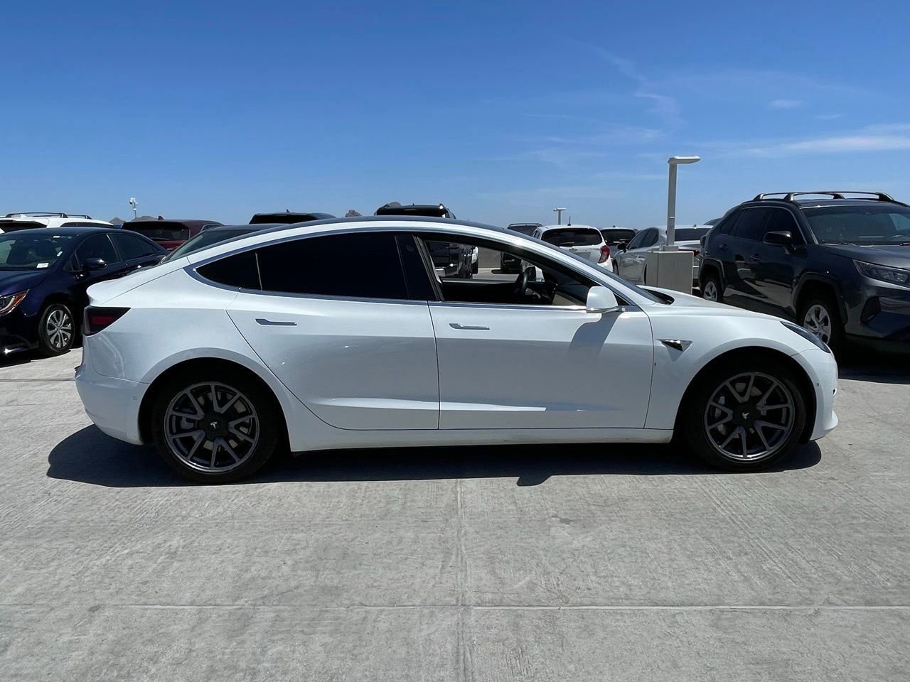 Used 2020 Tesla Model 3 Standard Range Plus RWD image 3