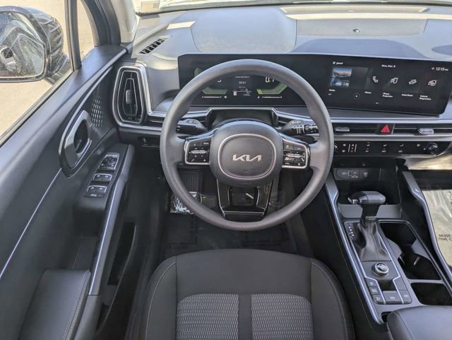 Used 2024 Kia Sorento LX image 16