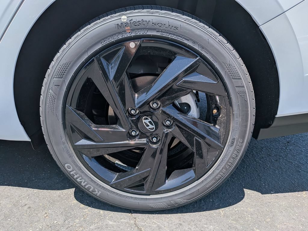 New 2026 Hyundai Elantra Sport FWD image 11