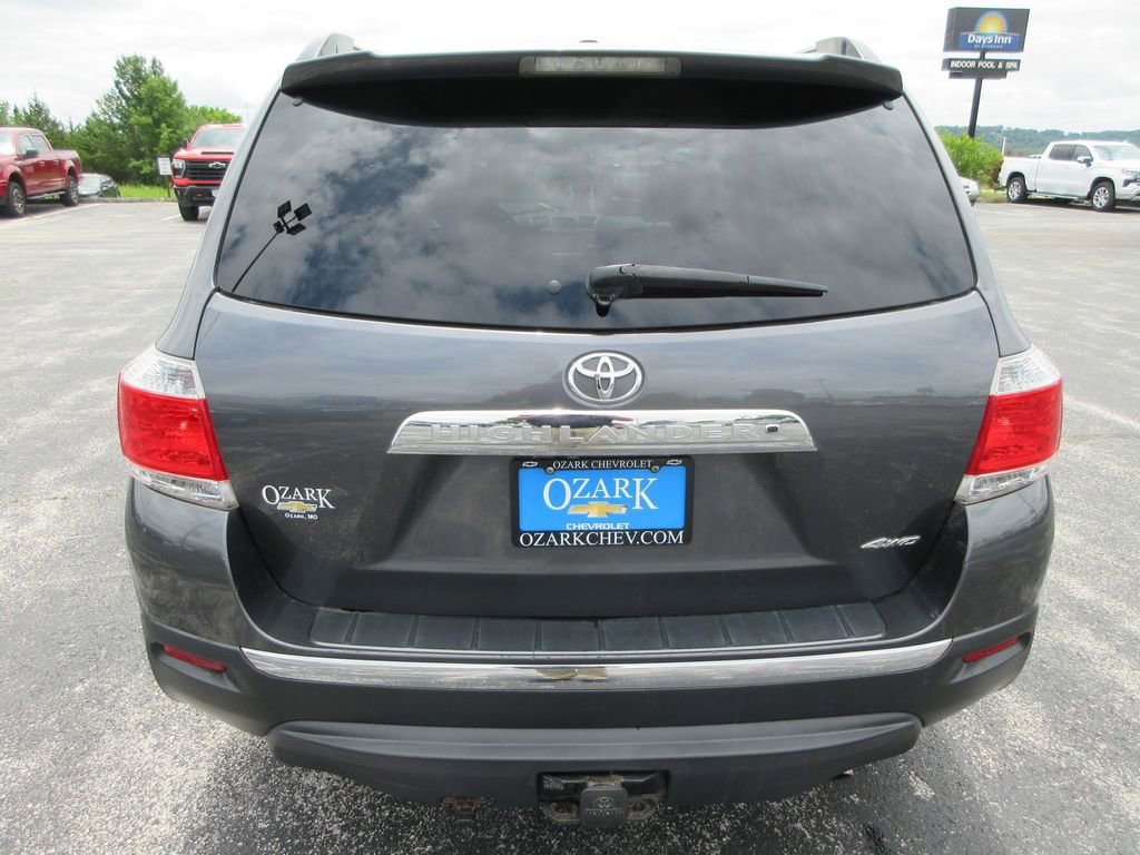 Used 2011 Toyota Highlander Limited w/ Tow Pkg AWD/4WD image 4