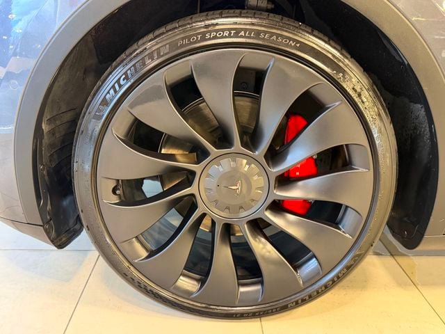 Used 2022 Tesla Model Y Performance AWD/4WD image 41