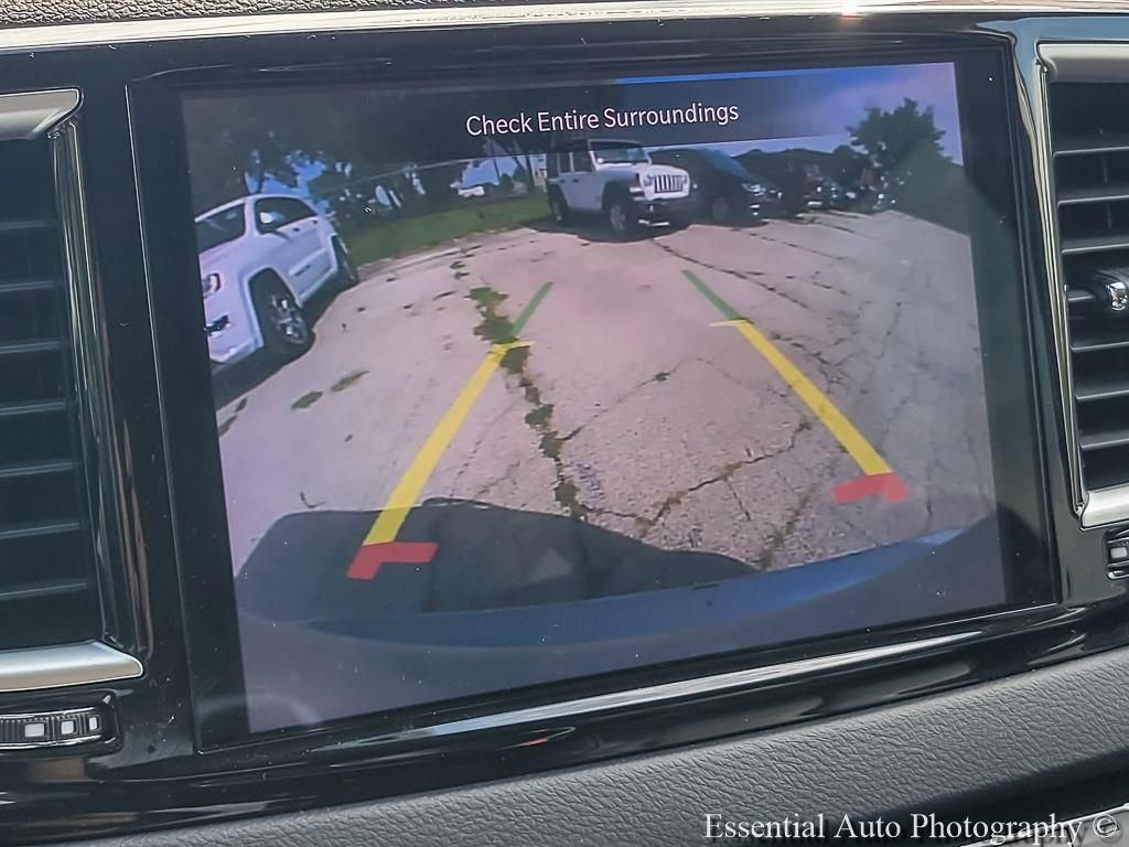 Certified 2023 Chrysler Pacifica Touring-L FWD image 22