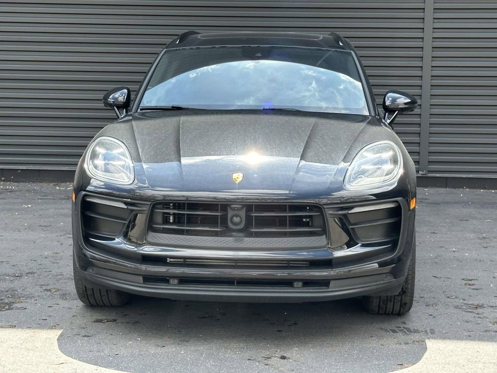 Used 2025 Porsche Macan AWD/4WD image 8