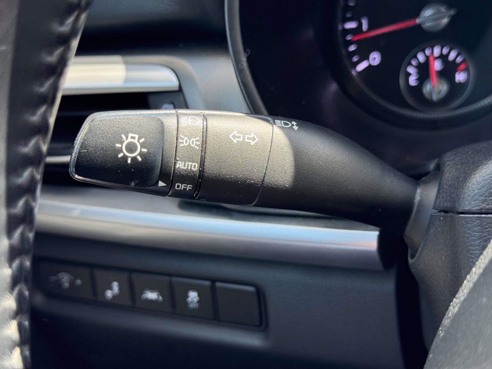 Used 2020 Kia Telluride LX AWD/4WD image 20