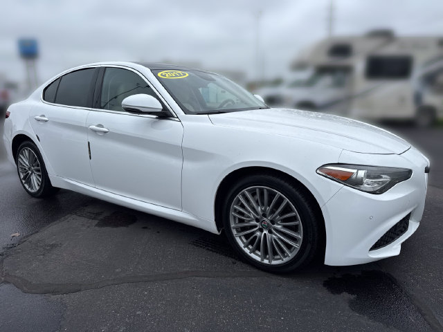 Used 2017 Alfa Romeo Giulia Ti w/ TI Lusso Light Wood Package AWD/4WD image 7