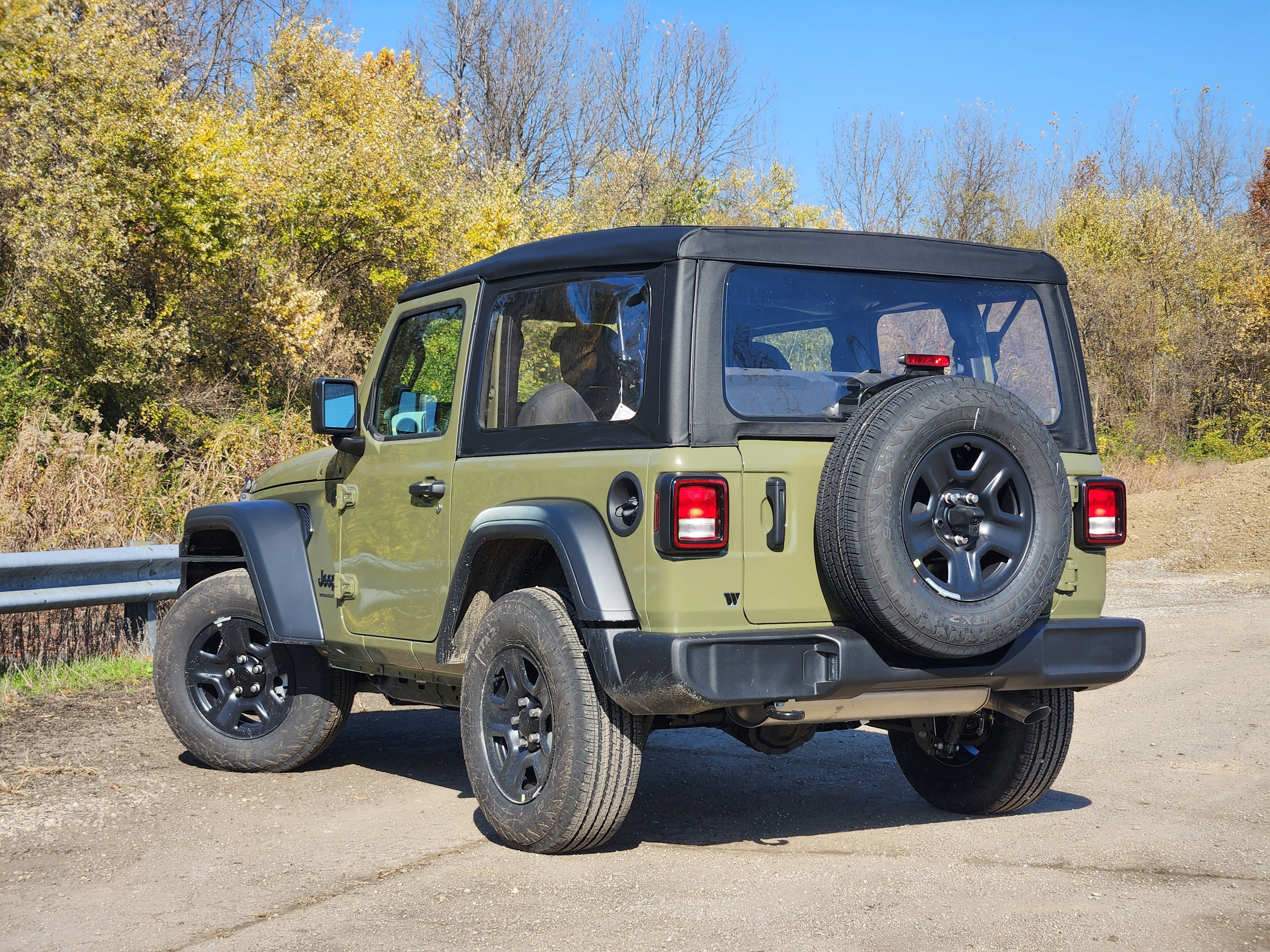 Used 2026 Jeep Wrangler Sport AWD/4WD image 3