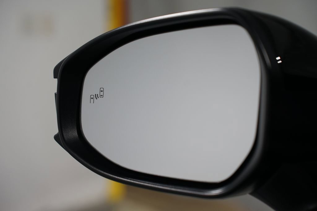 Certified 2025 Toyota Crown Signia image 26