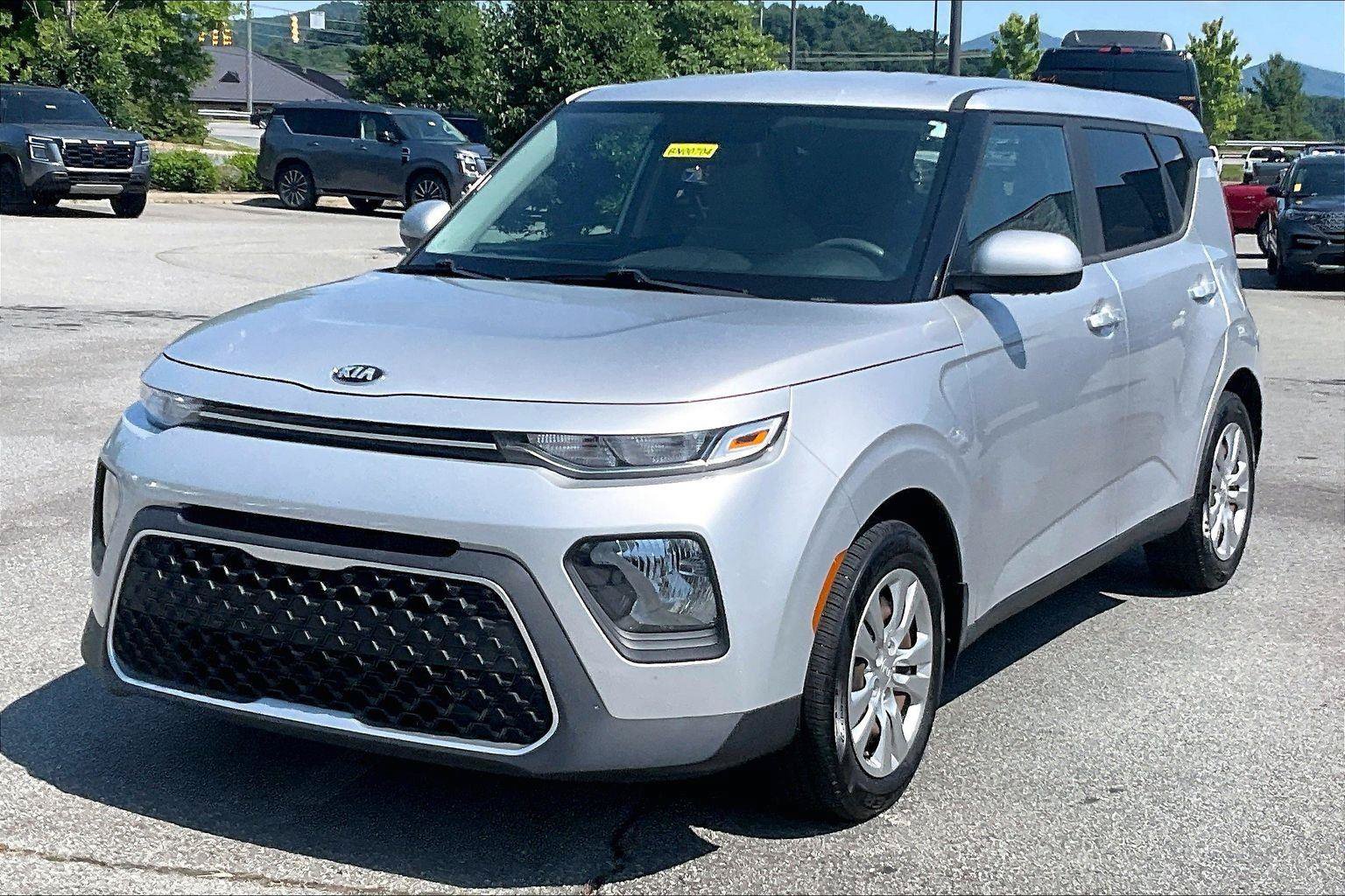 Used 2020 Kia Soul LX FWD image 2