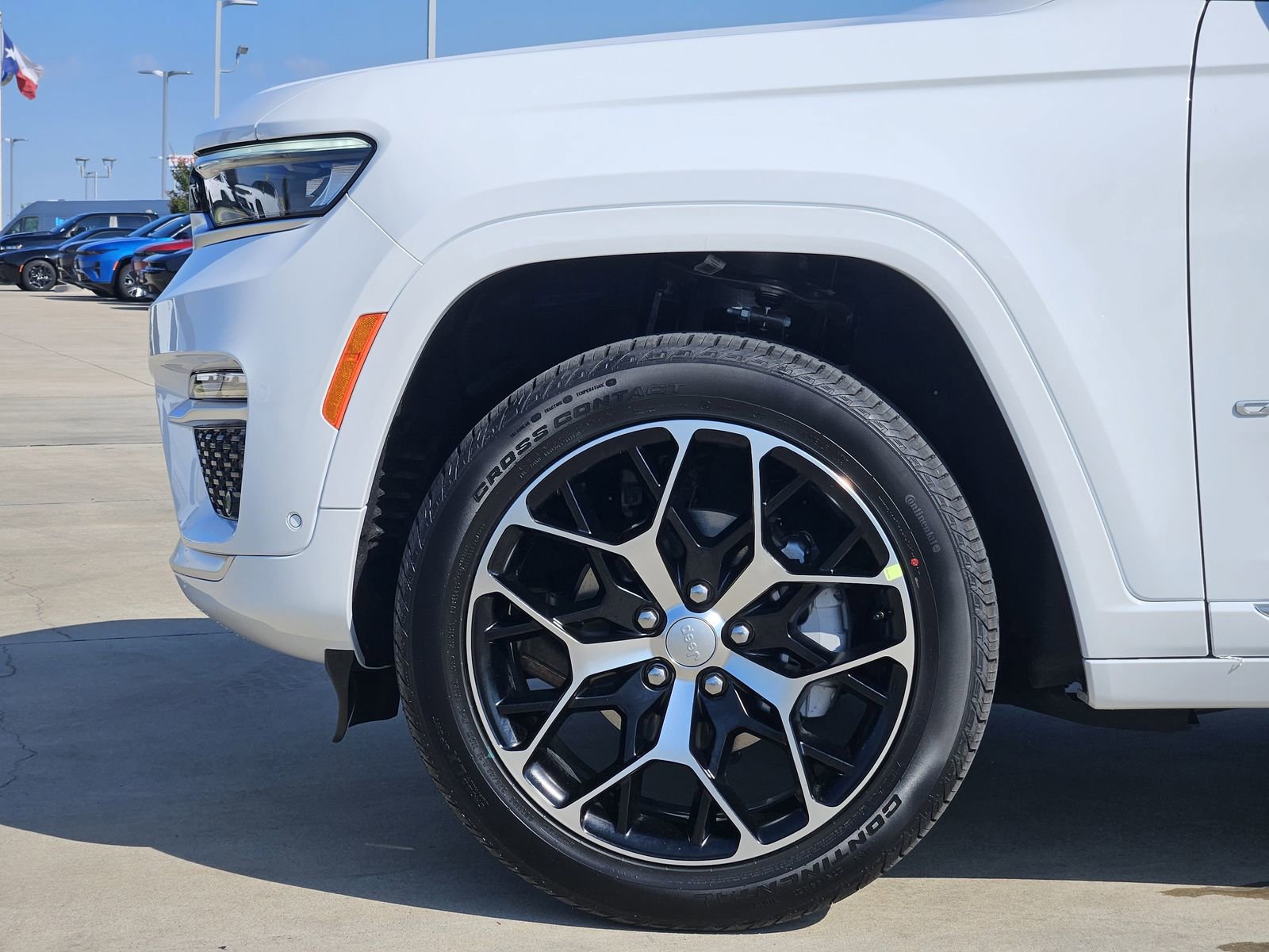 New 2025 Jeep Grand Cherokee Summit image 10