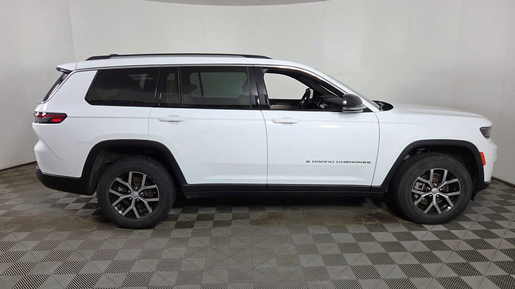 Used 2023 Jeep Grand Cherokee L Limited AWD/4WD image 14