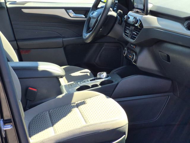 Used 2021 Ford Escape SE w/ SE Sport Appearance Package image 20