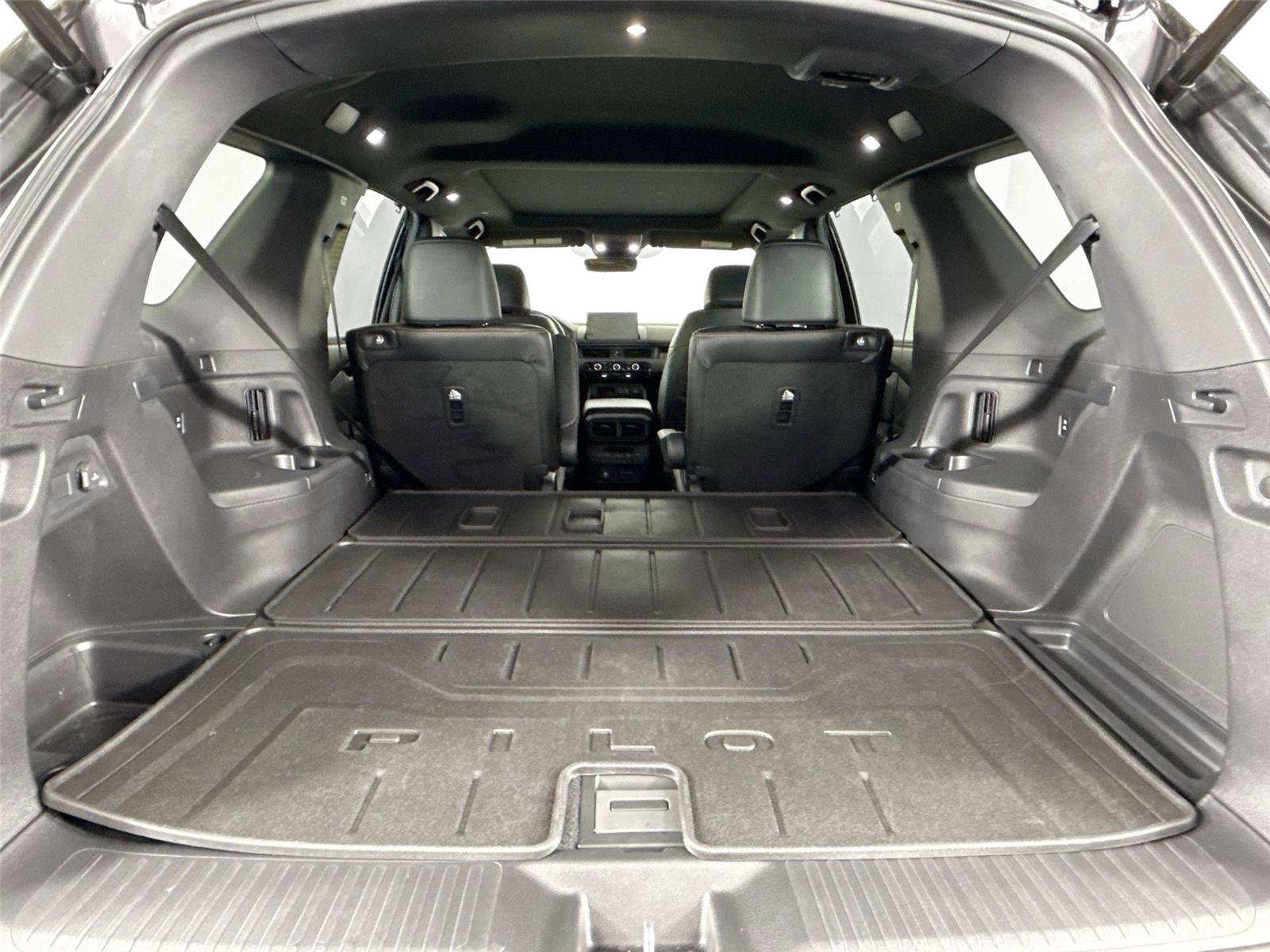 Used 2025 Honda Pilot TrailSport image 37