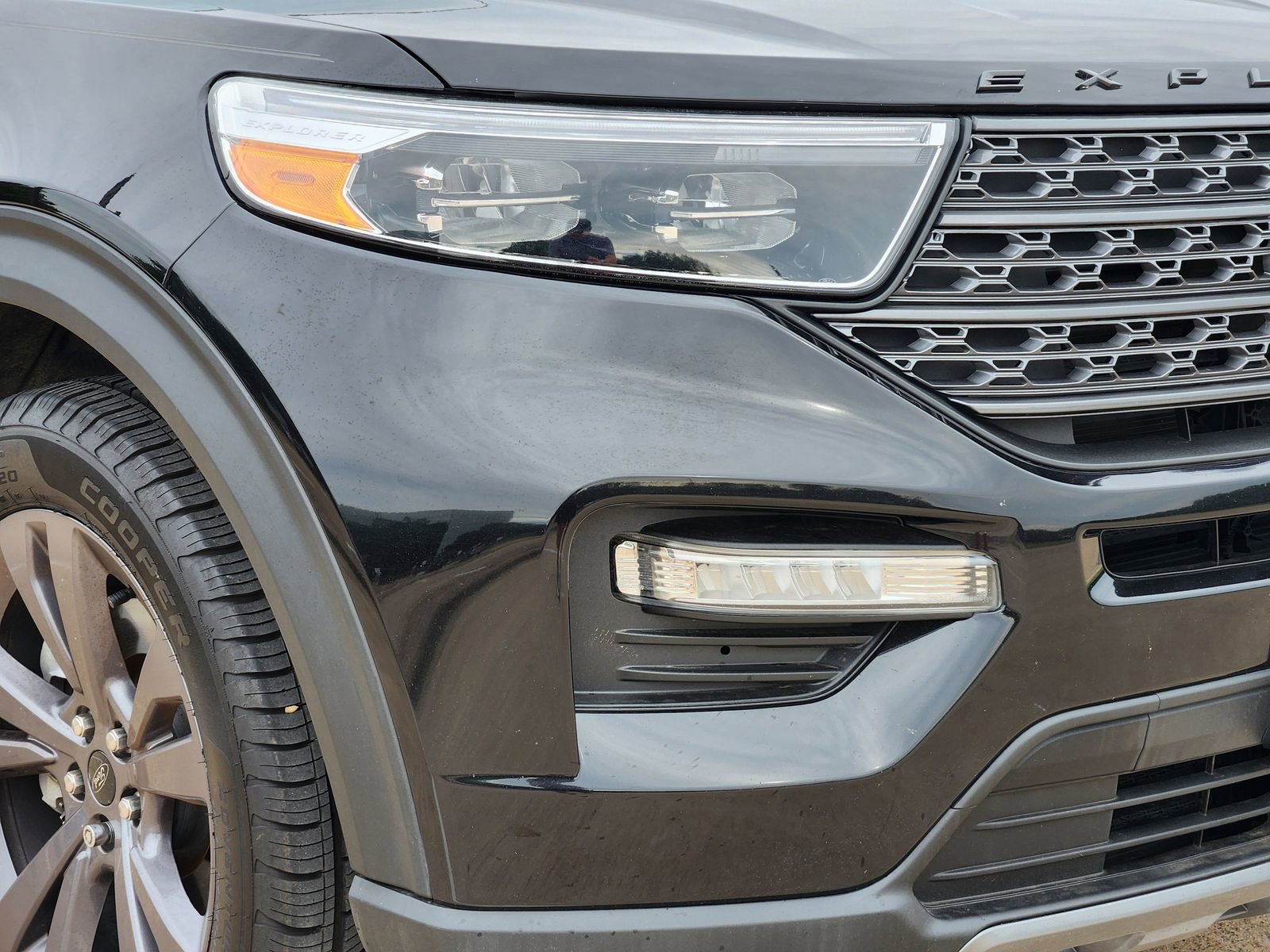 Used 2024 Ford Explorer XLT w/ Equipment Group 202A RWD image 9