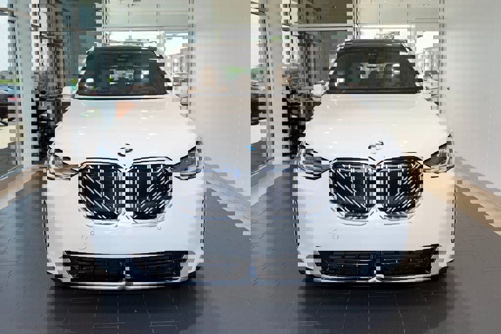 Used 2025 BMW X3 xDrive30i w/ Premium Package image 2