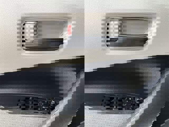 Used 2022 Toyota Corolla LE image 14