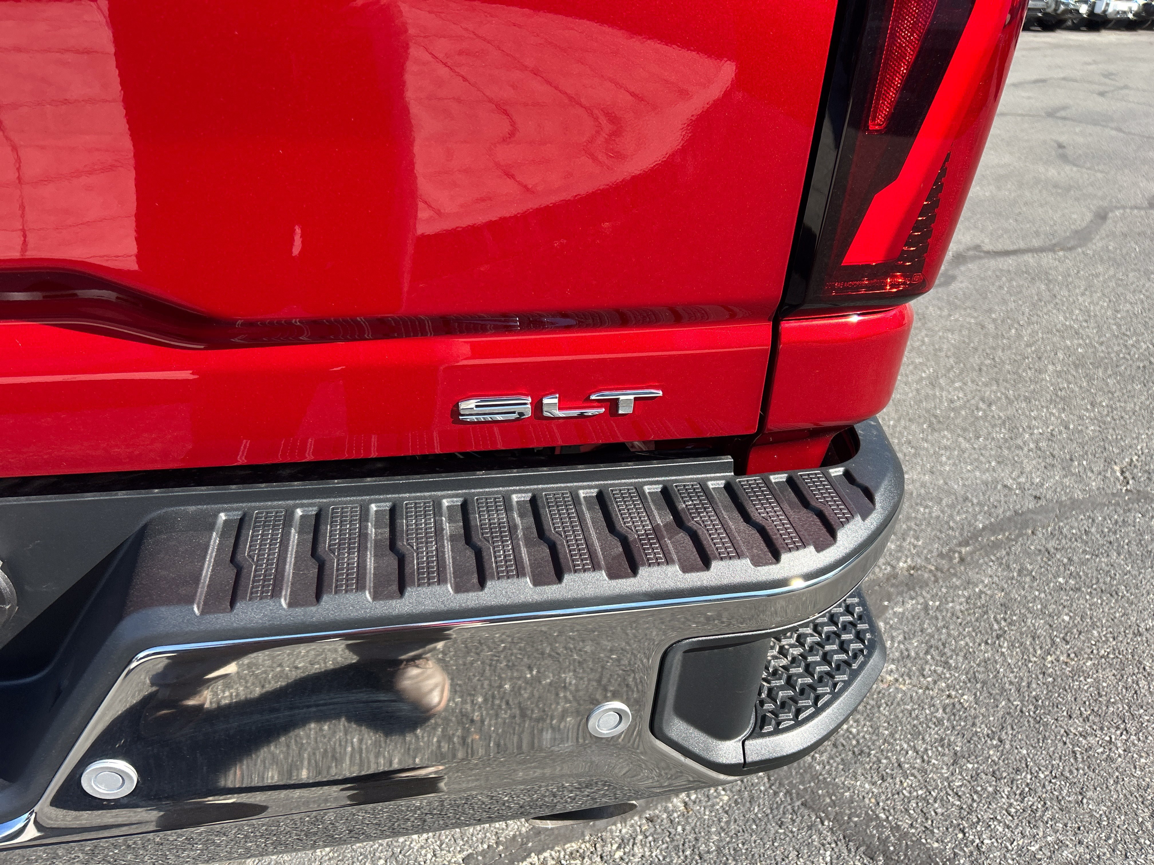 New 2026 GMC Sierra 2500 SLT w/ SLT Premium Package AWD/4WD image 12