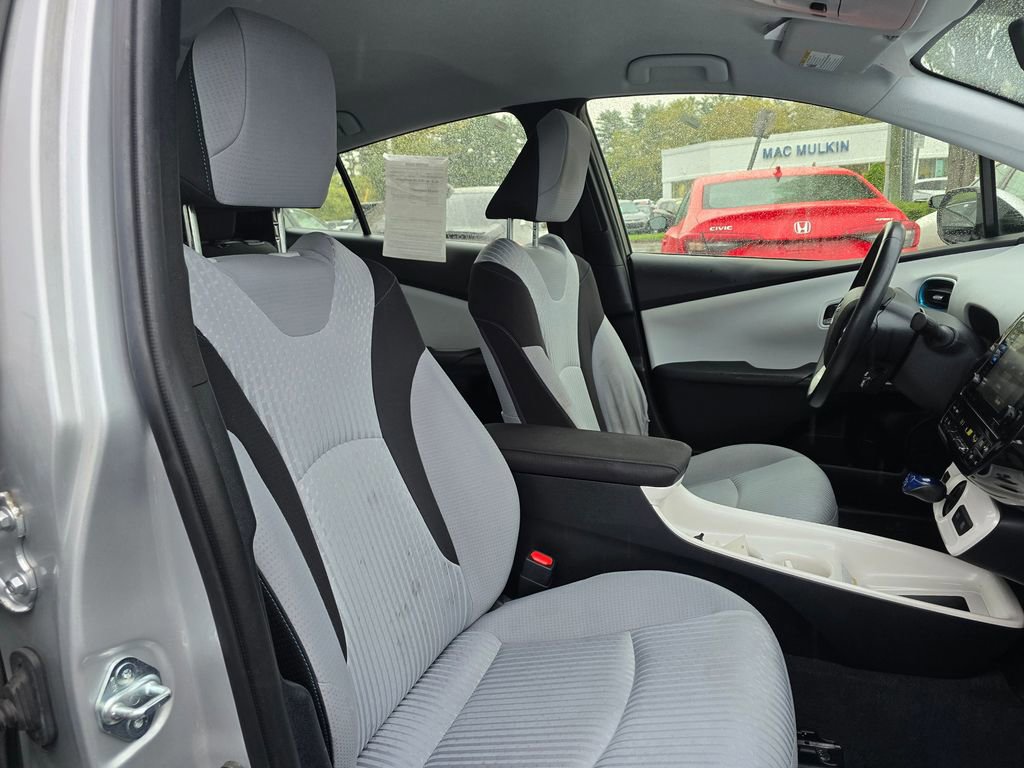 Used 2016 Toyota Prius Three FWD image 8