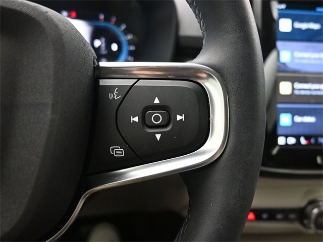 Used 2023 Volvo XC40 B5 Plus w/ Protection Package Premier image 23