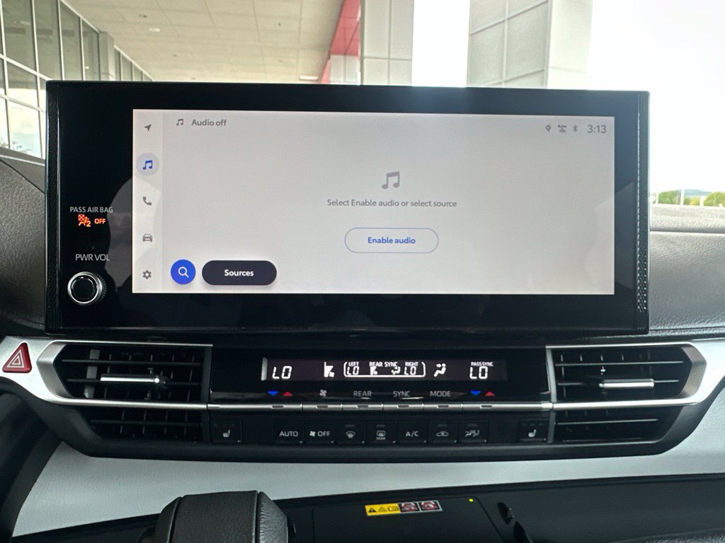Certified 2025 Toyota Sienna XLE FWD image 36