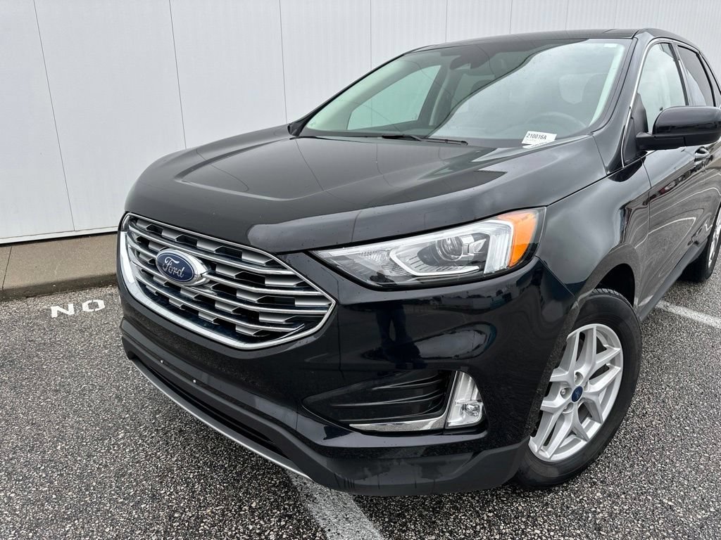 Certified 2022 Ford Edge SEL w/ Convenience Package AWD/4WD image 2