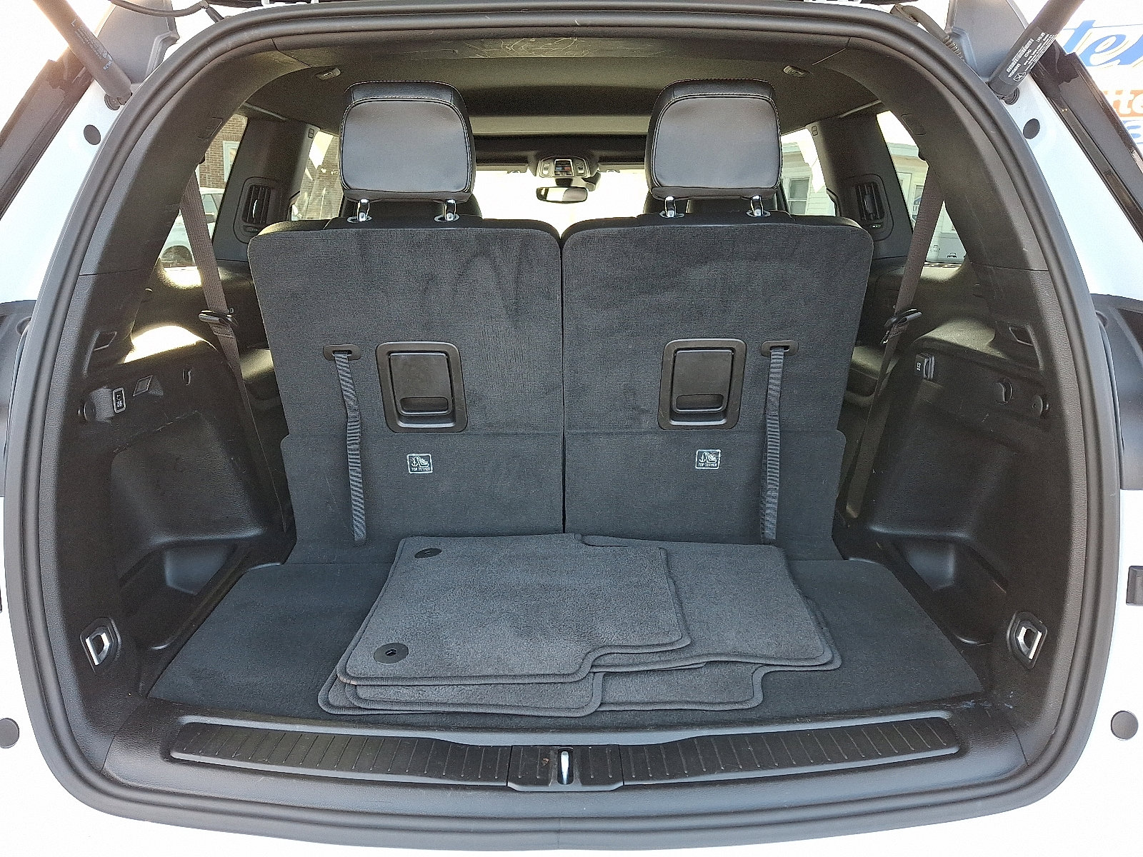 Used 2023 Jeep Grand Cherokee L Laredo image 27