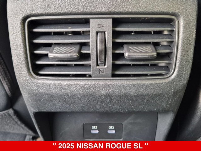 Certified 2025 Nissan Rogue SL AWD/4WD image 32